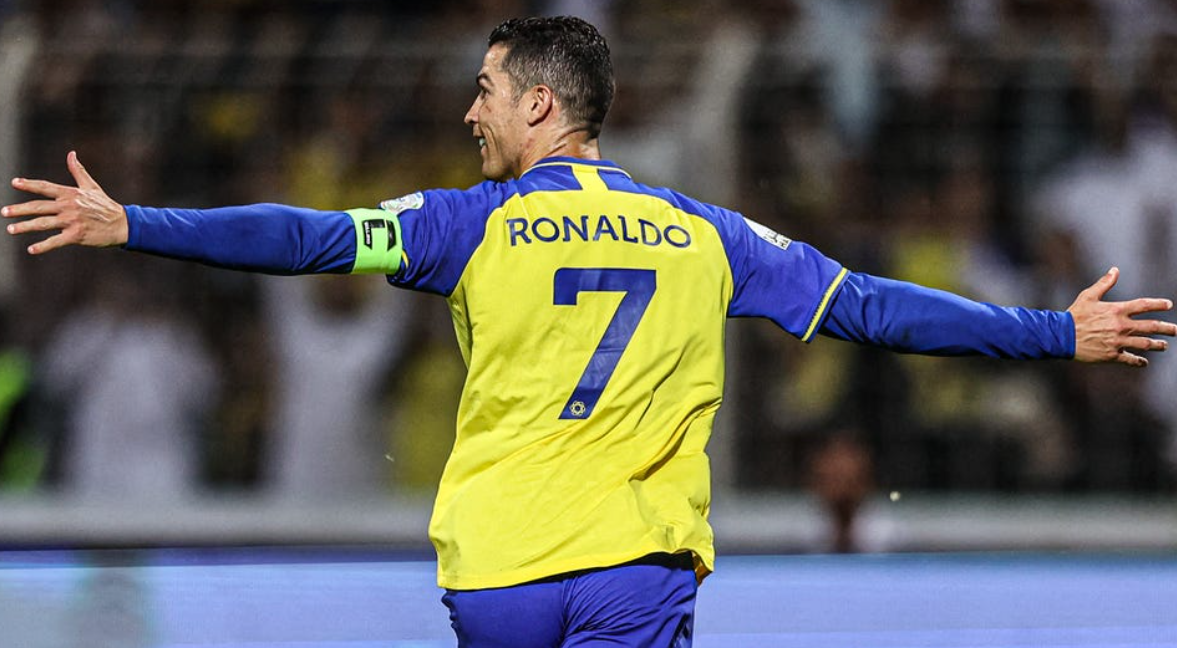 Chạm cột mốc 500, Ronaldo tung động thái trên MXH