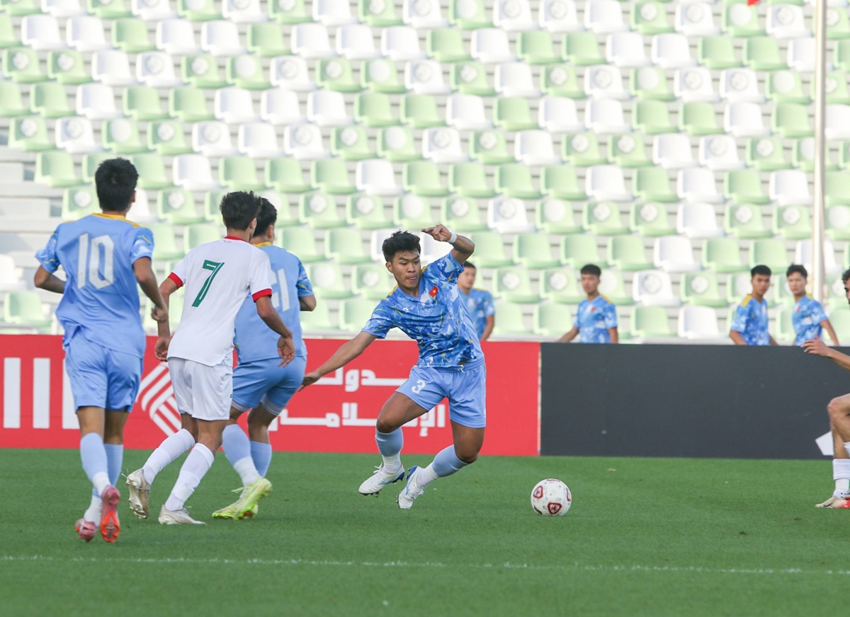 Lý Đức hứa cùng U23 Việt Nam đá 200% sức trước Jordan