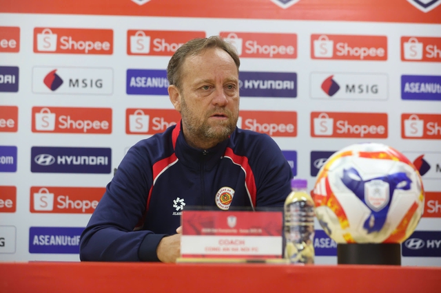 HLV Polking bất ngờ phủ nhận một điều, Đình Bắc nói rất hay ‘nếu CLB CAHN cho tôi ra sân…’