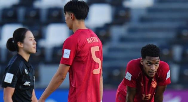 HLV Thái Lan tuyên bố sao trẻ Thái hay hơn Việt Nam